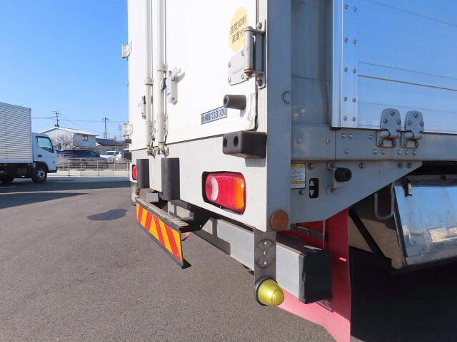 UDトラックスクオンアルミウイング大型（10t）[写真37]