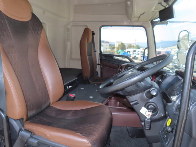 日野プロフィアアルミブロック大型（10t）[写真19]