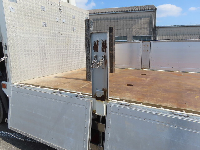 日野プロフィアアルミブロック大型（10t）[写真27]