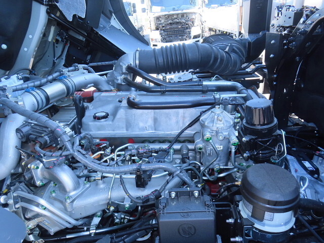 日野プロフィア冷蔵冷凍ウイング大型（10t）[写真15]