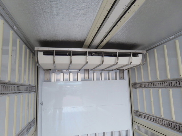 日野プロフィア冷蔵冷凍ウイング大型（10t）[写真28]