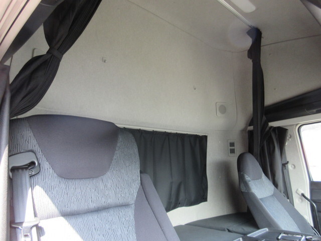 三菱ふそうスーパーグレートアルミウイング大型（10t）[写真12]