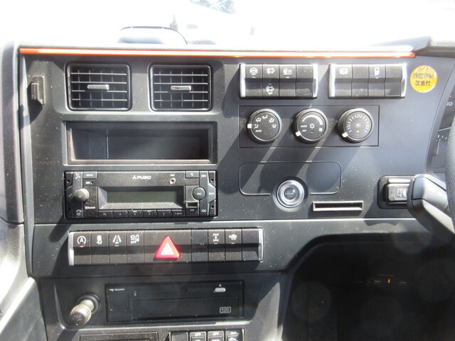 三菱ふそうスーパーグレートアルミウイング大型（10t）[写真16]