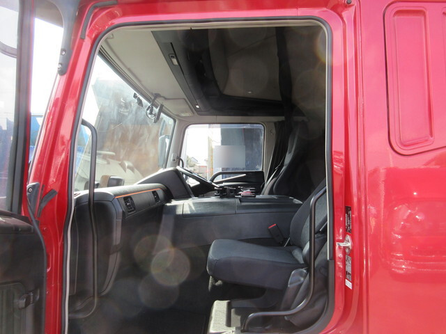 三菱ふそうスーパーグレートアルミウイング大型（10t）[写真18]