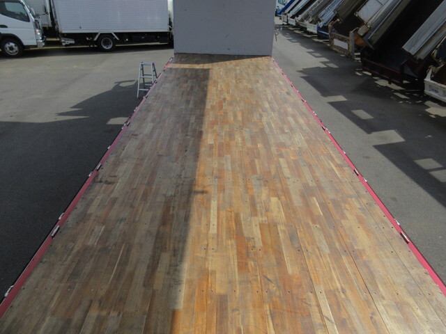 三菱ふそうスーパーグレートアルミウイング大型（10t）[写真29]