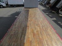 三菱ふそうスーパーグレートアルミウイング大型（10t）[写真30]