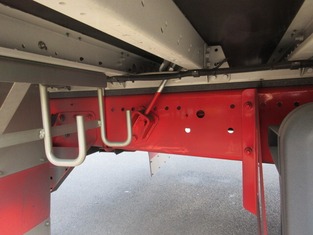 三菱ふそうスーパーグレートアルミウイング大型（10t）[写真09]