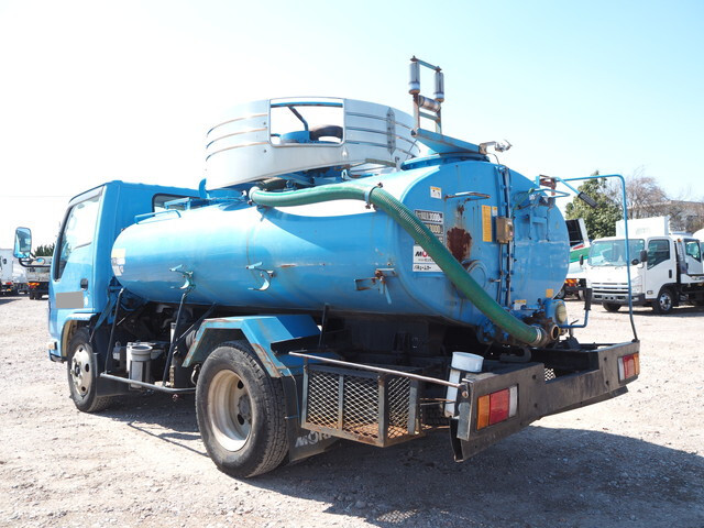 いすゞエルフバキュームカー小型（2t・3t）[写真02]