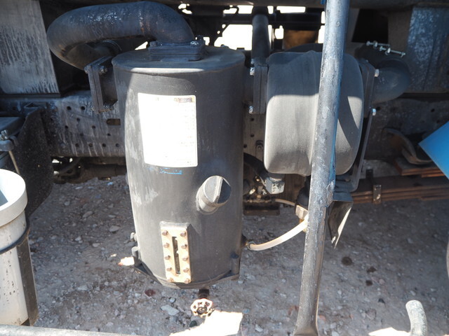 いすゞエルフバキュームカー小型（2t・3t）[写真24]