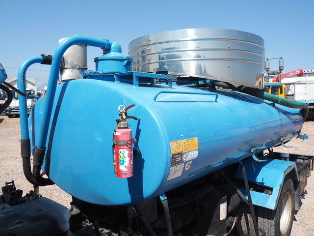 いすゞエルフバキュームカー小型（2t・3t）[写真29]