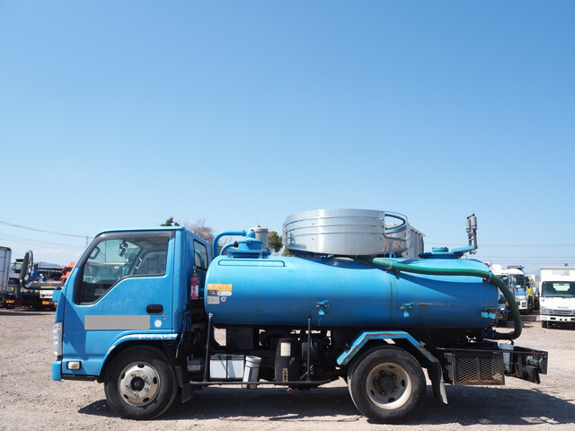 いすゞエルフバキュームカー小型（2t・3t）[写真03]