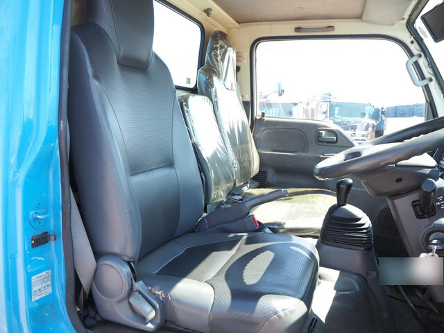 いすゞエルフバキュームカー小型（2t・3t）[写真35]