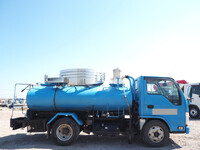 いすゞエルフバキュームカー小型（2t・3t）[写真06]