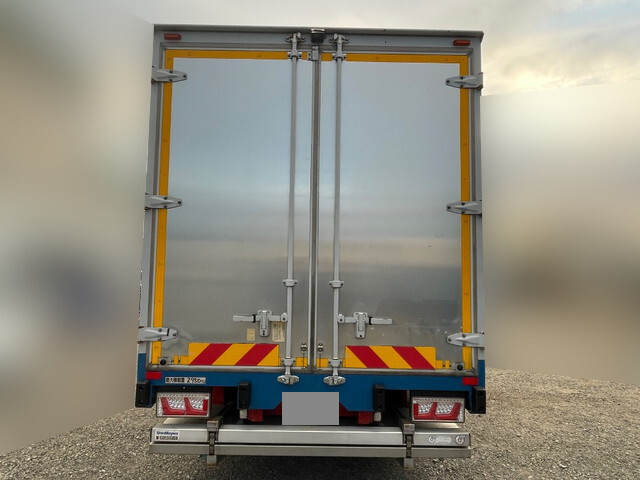 いすゞエルフアルミウイング小型（2t・3t）[写真11]