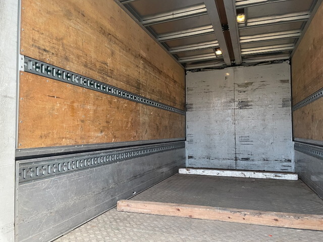 いすゞエルフアルミウイング小型（2t・3t）[写真14]