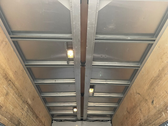 いすゞエルフアルミウイング小型（2t・3t）[写真17]