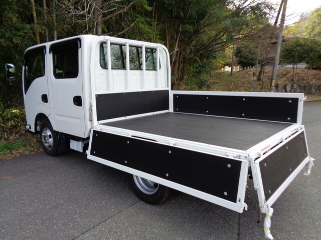 いすゞエルフダブルキャブ（Wキャブ）小型（2t・3t）[写真10]