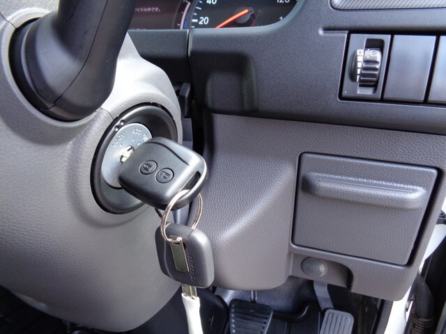 いすゞエルフダブルキャブ（Wキャブ）小型（2t・3t）[写真34]