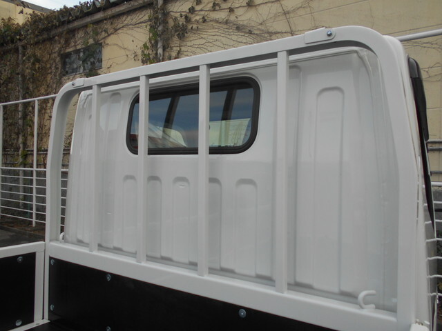 三菱ふそうキャンター平ボディ小型（2t・3t）[写真13]