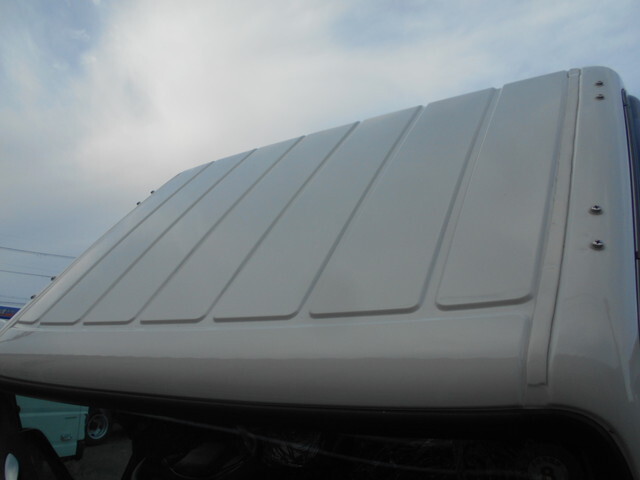 三菱ふそうキャンター平ボディ小型（2t・3t）[写真14]