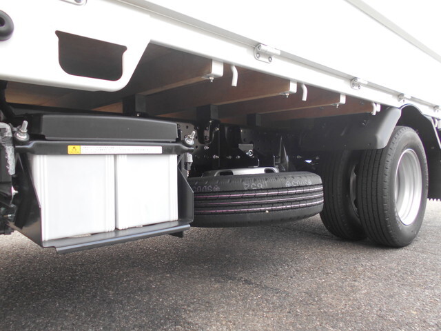 三菱ふそうキャンター平ボディ小型（2t・3t）[写真17]