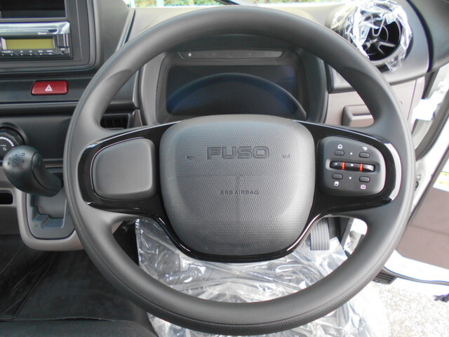三菱ふそうキャンター平ボディ小型（2t・3t）[写真27]
