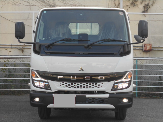 三菱ふそうキャンター平ボディ小型（2t・3t）[写真03]