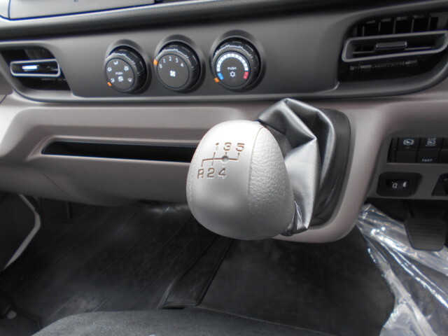 三菱ふそうキャンター平ボディ小型（2t・3t）[写真40]