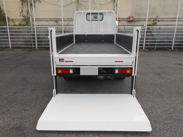 三菱ふそうキャンター平ボディ小型（2t・3t）[写真08]