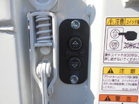 三菱ふそうキャンター平ボディ小型（2t・3t）[写真11]