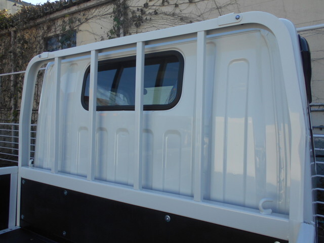 三菱ふそうキャンター平ボディ小型（2t・3t）[写真13]