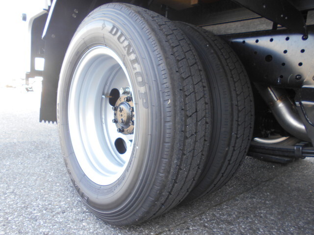 三菱ふそうキャンター平ボディ小型（2t・3t）[写真22]