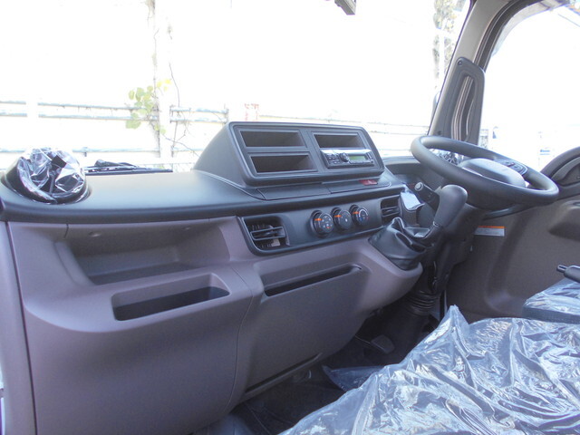 三菱ふそうキャンター平ボディ小型（2t・3t）[写真25]