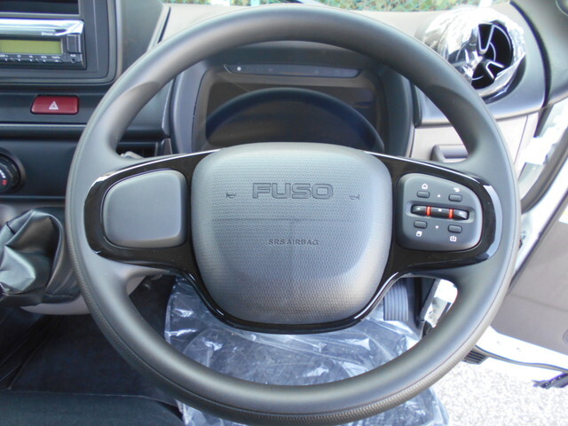 三菱ふそうキャンター平ボディ小型（2t・3t）[写真27]