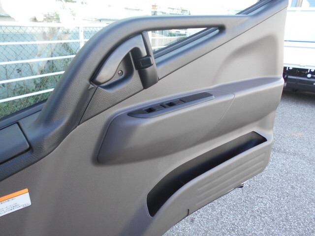 三菱ふそうキャンター平ボディ小型（2t・3t）[写真37]