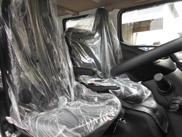 三菱ふそうキャンターダブルキャブ（Wキャブ）小型（2t・3t）[写真26]