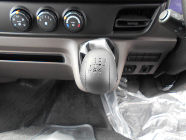 三菱ふそうキャンターダブルキャブ（Wキャブ）小型（2t・3t）[写真30]