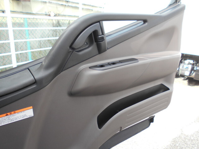 三菱ふそうキャンターダブルキャブ（Wキャブ）小型（2t・3t）[写真37]