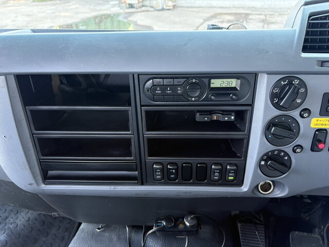 三菱ふそうファイターコンテナ専用車中型（4t）[写真28]