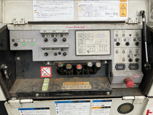 いすゞエルフ高所作業車小型（2t・3t）[写真16]