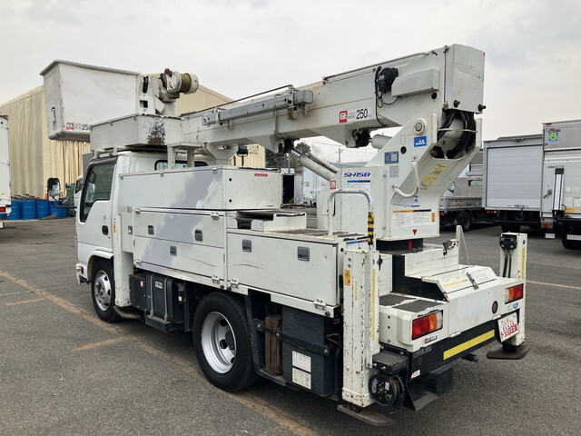 いすゞエルフ高所作業車小型（2t・3t）[写真04]