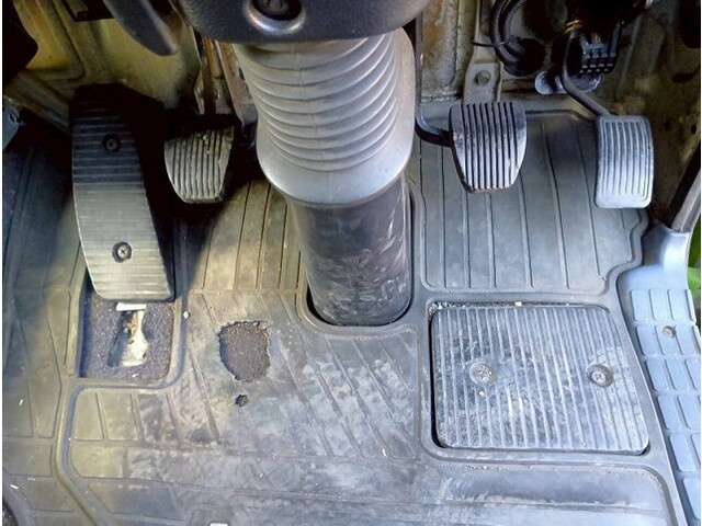 日野レンジャーコンテナ専用車増トン（6t・8t）[写真20]