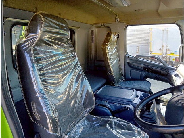 日野レンジャーコンテナ専用車増トン（6t・8t）[写真23]