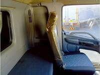 日野レンジャーコンテナ専用車増トン（6t・8t）[写真29]