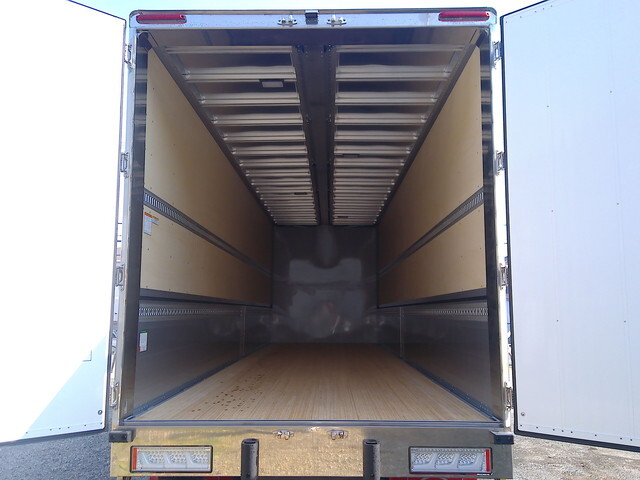 UDトラックスクオンアルミウイング大型（10t）[写真16]