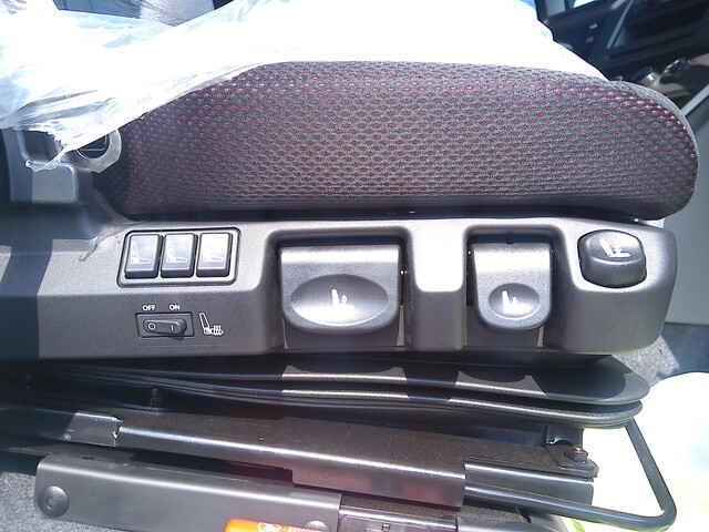 UDトラックスクオンアルミウイング大型（10t）[写真23]