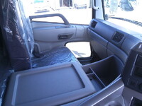 UDトラックスクオンアルミウイング大型（10t）[写真28]