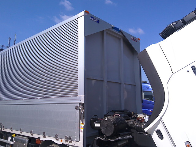 UDトラックスクオンアルミウイング大型（10t）[写真39]