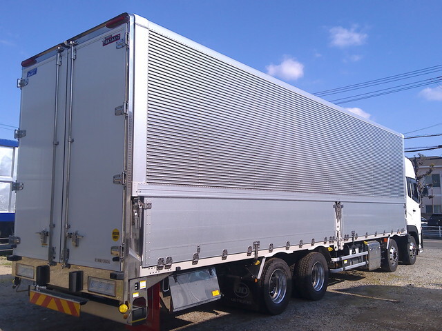 UDトラックスクオンアルミウイング大型（10t）[写真04]