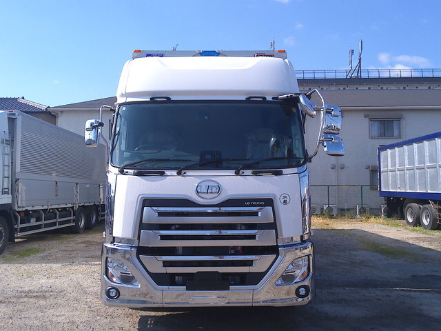 UDトラックスクオンアルミウイング大型（10t）[写真05]